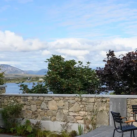 Διαμέρισμα Within The Village Roundstone