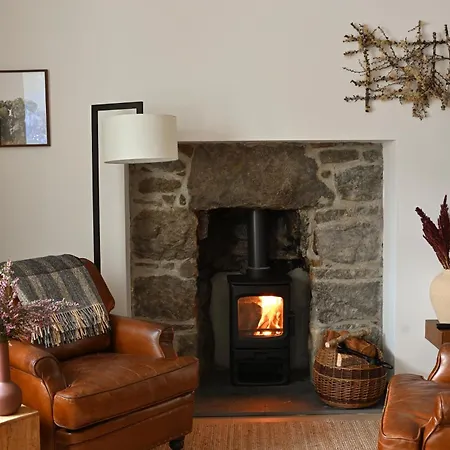 Within The Village Apartment