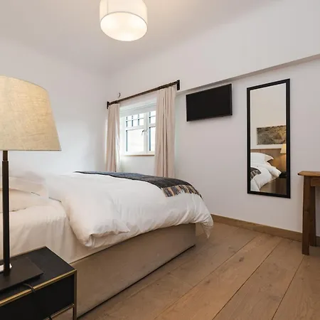 Within The Village Apartment *