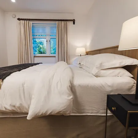 Apartment Within The Village Roundstone