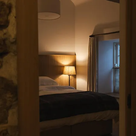 Апартаменты Within The Village Раундстоун