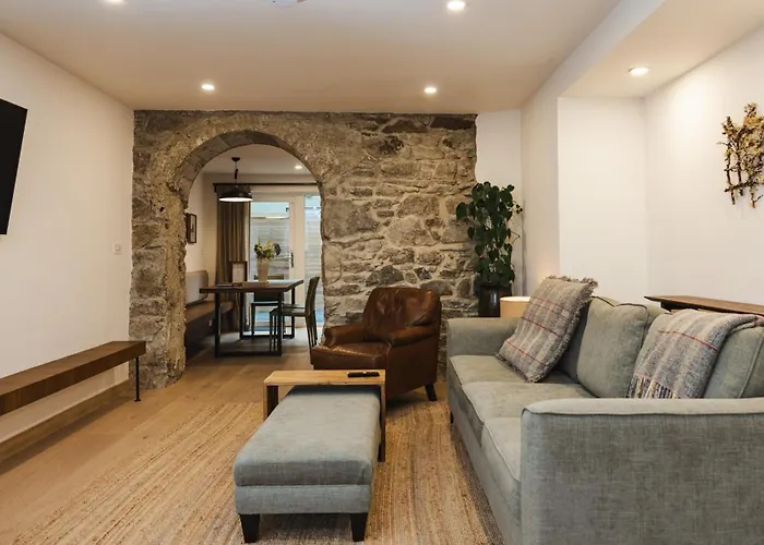 Within The Village Апартаменты Раундстоун