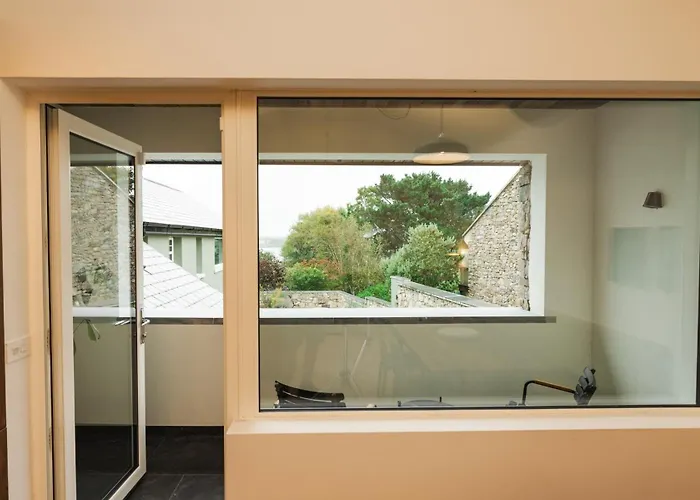 Within The Village * Раундстоун