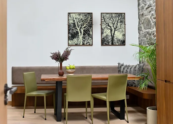 Within The Village Апартаменты Раундстоун